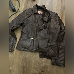 URBAN REPUBLIC bougie girls size 14 leather jacket. Fits like women’s small.